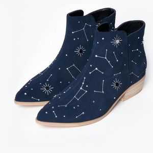 Teleport Gazer Bootie in Blue - Fits like an 8!!
